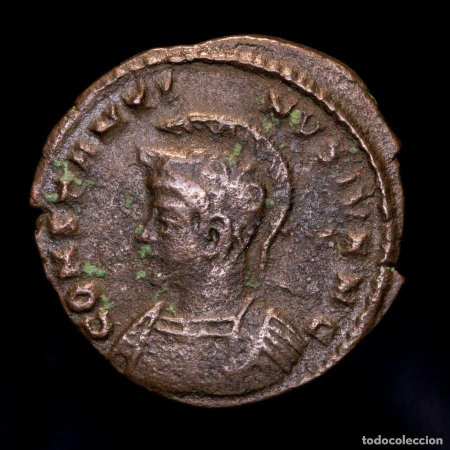 Monedas Imperio romano: Constantino II, follis, bronce. Londinum BEATA TRANQVILLITAS / PLON