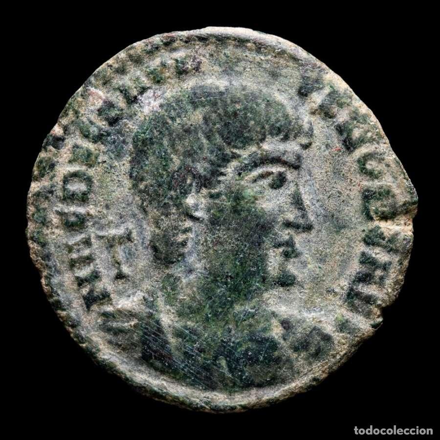 Monedas Imperio romano: Decencio Cesar. Dos Victorias con escudo VOT V MVLT X ✯ / RS (6466)