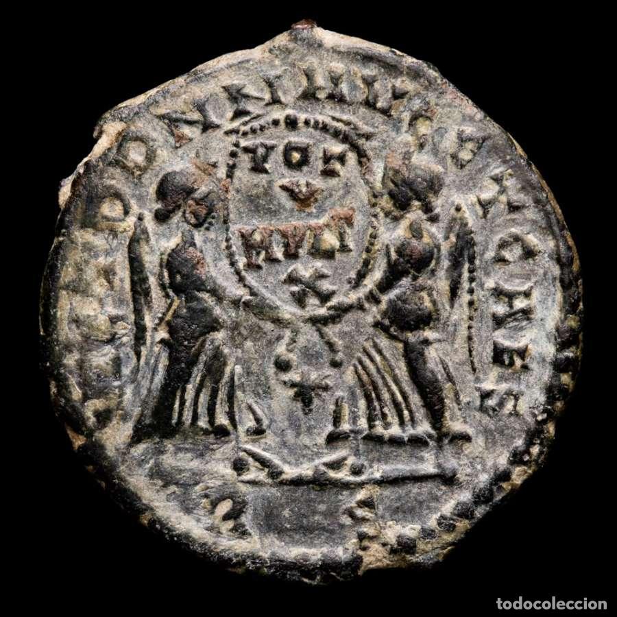Monedas Imperio romano: Magnencio 350-353 dC. Maiorina, Roma - Dos Victorias ✩ / RS (6470)