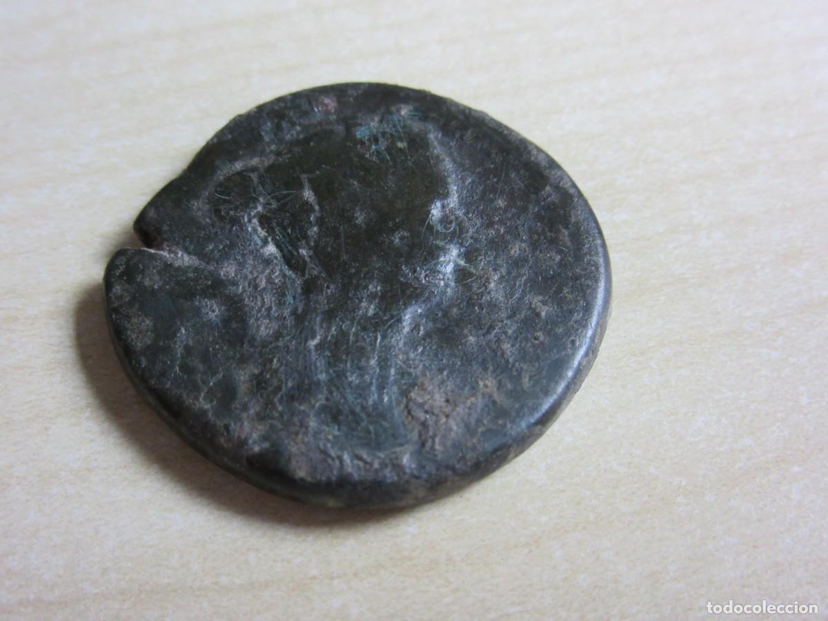 Monedas Imperio romano: Sestercio de Faustina II ( +175 DC) Esposa Marco Aurelio Reverso Venus sentada Di&aacute;m 3,3 cm Peso23,8