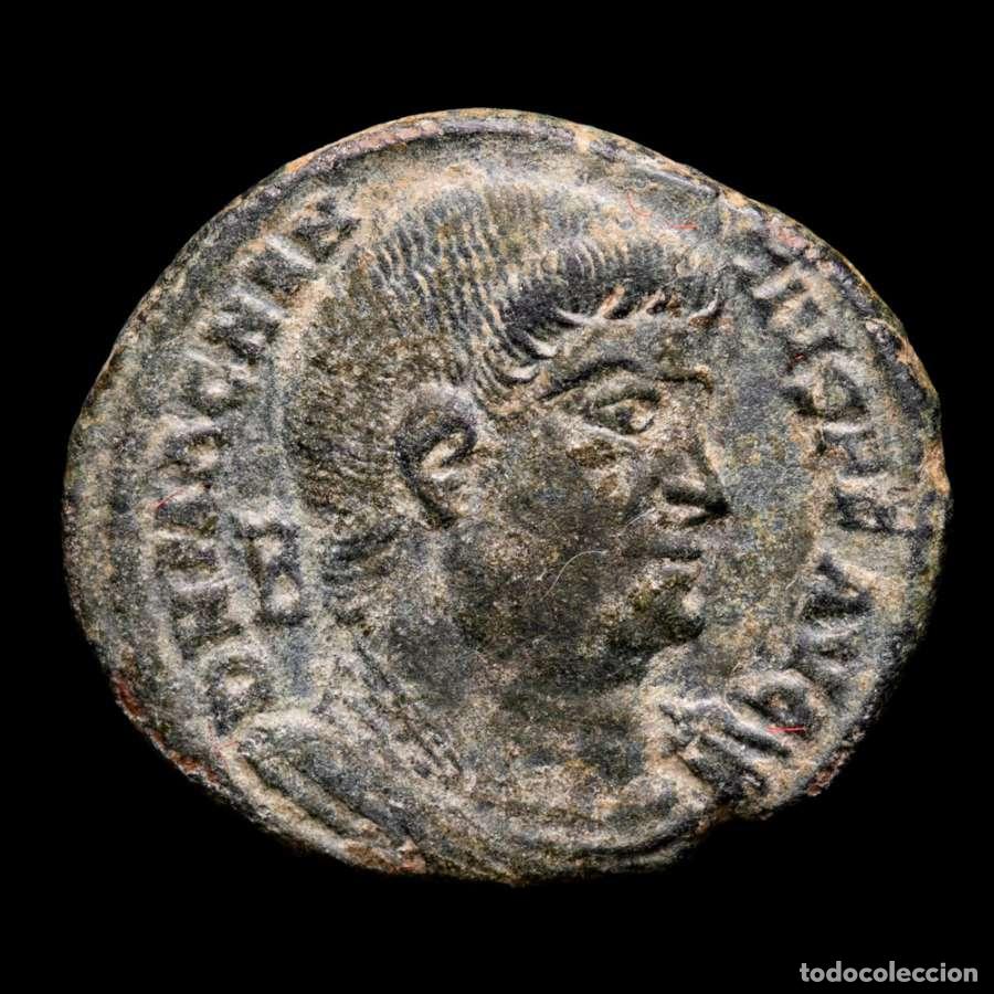Monedas Imperio romano: Magnencio 350-353 dC. Maiorina, Roma - Dos Victorias ✩ / RP (6473)