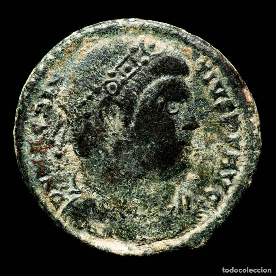 Monedas Imperio romano: Magnencio (350/3 dC.) Maiorina, bronce - FELICITAS REIPVBLICE RPLG