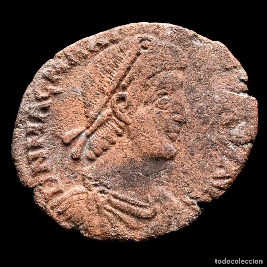 Monedas Imperio romano: Magno Maximo. Maiorina, Arles, REPARATIO REIPVB / ...CON.