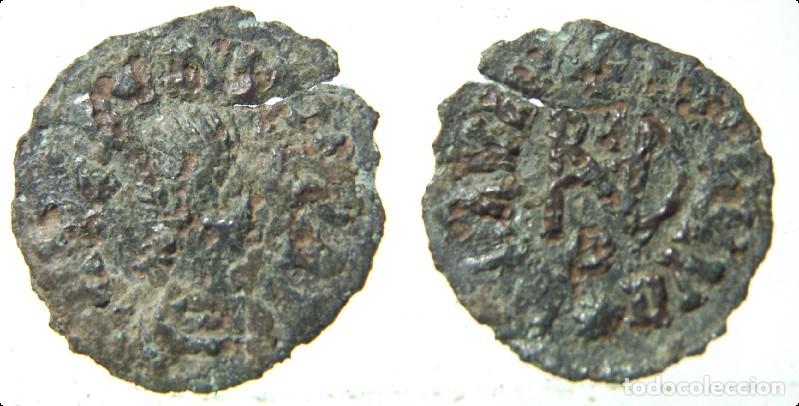 Monedas Imperio romano: Moneda romana ,romano tardio a identificar S V, mide 15 mm, monograma en corona