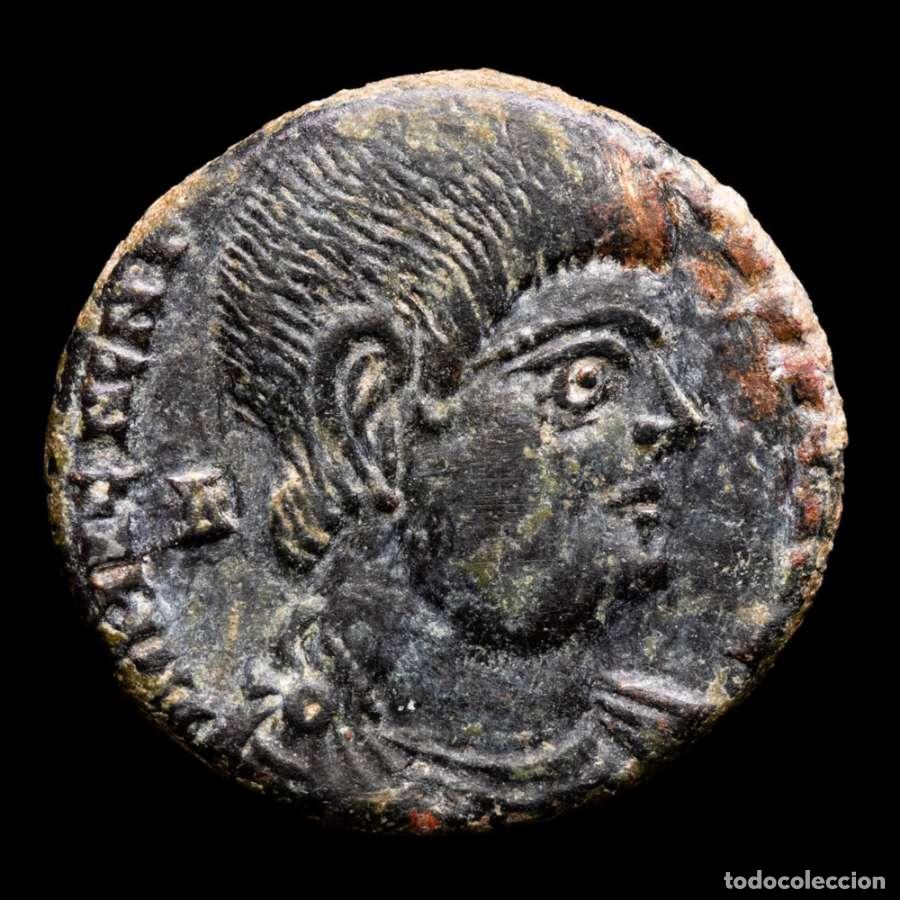 Monedas Imperio romano: Magnencio (350-353 dC.) &frac12; Maiorina Lugdunum VOT V MVLT X - SV / RPLG