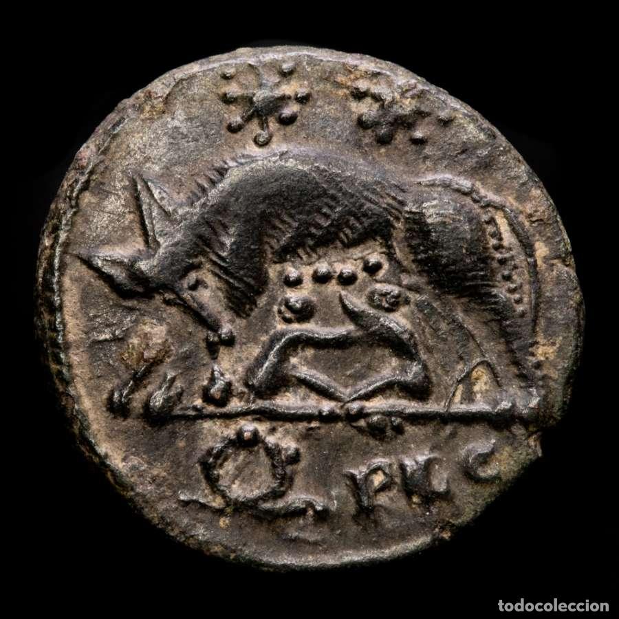 Monedas Imperio romano: Constantino I, serie conmemorativa, Urbs Roma. Corona PLG. Rar&iacute;sima