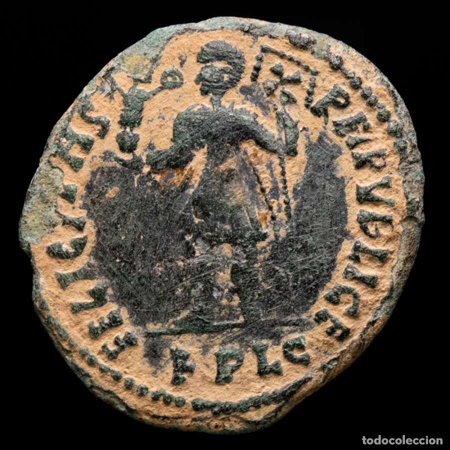 Monedas Imperio romano: Magnencio (350/3 dC) Maiorina Lugdunum FELICITAS REIPVBLICE / RPLG