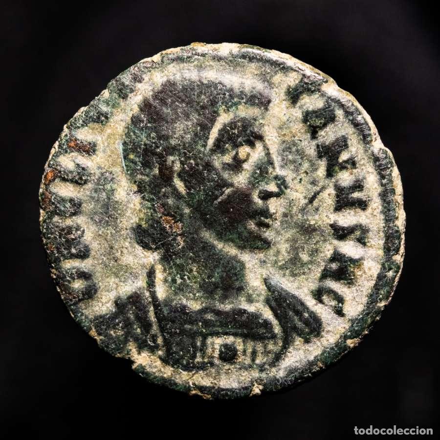 Monedas Imperio romano: Juliano II caesar Maiorina. FEL TEMP REPARATIO Jinete caido (4364)