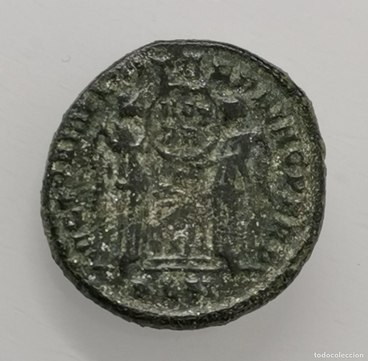 Monedas Imperio romano: CONSTANTINO I - FOLLIS - VICTORIAE LAETAE PRINC PERP - LONDINIUM (319-320 d.C.)