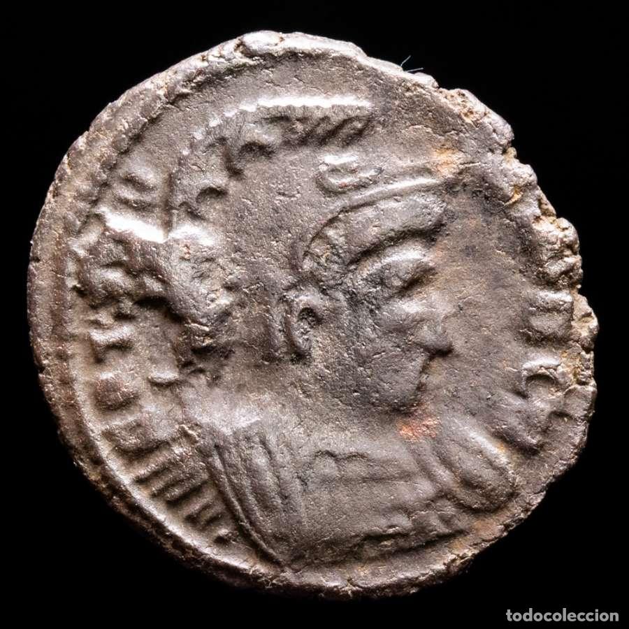 Monedas Imperio romano: Constantino I &AElig; Follis Barbaro VICTORIAE LAETAE PRINC PERP TT (1029)