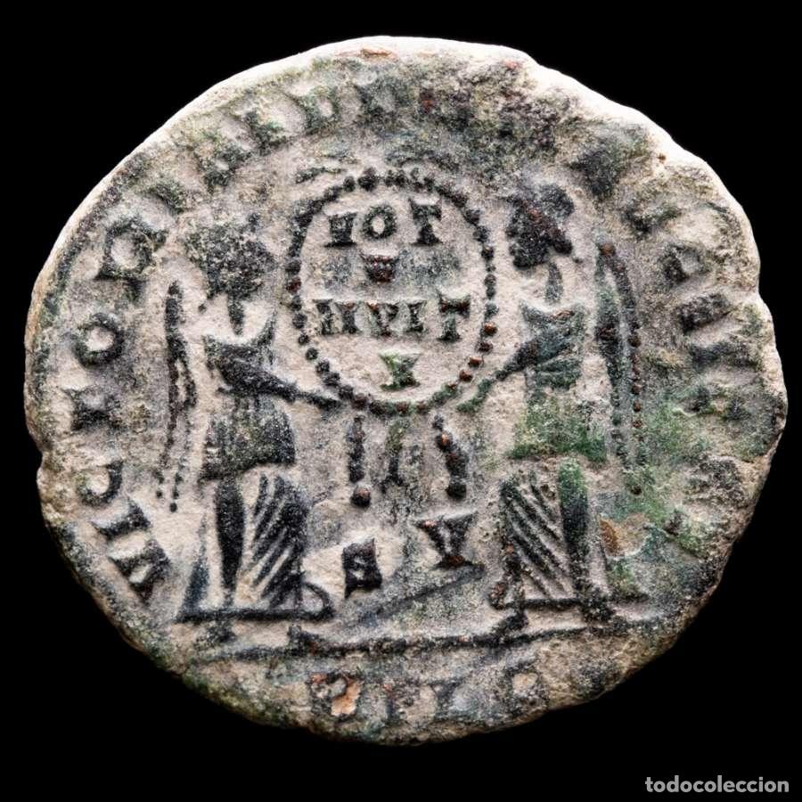 Monedas Imperio romano: Magnencio (350/3 dC) Maiorina Lugdunum VOT V MVLT X SV RPLG (3853)