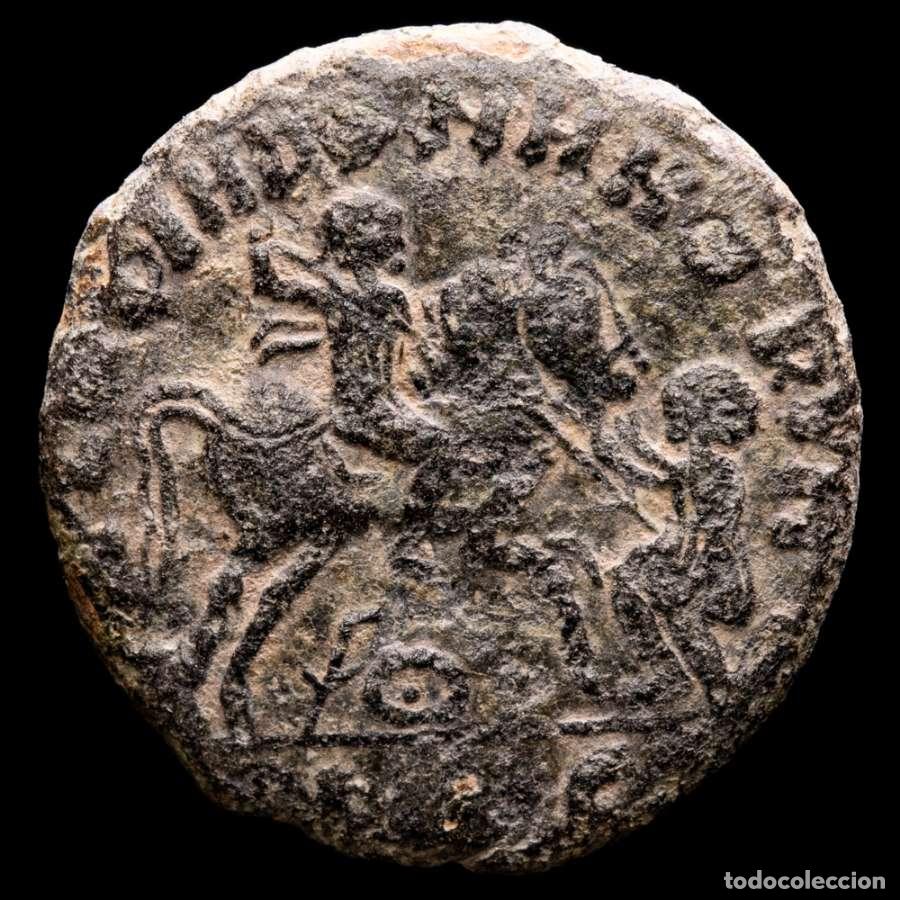 Monedas Imperio romano: Magnencio Estilo b&aacute;rbaro GLORIA ROMANORVM emperador a caballo (3855)