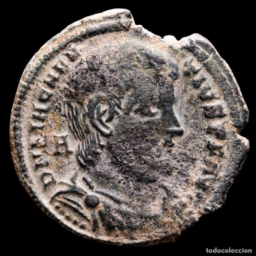 Monedas Imperio romano: Magnencio Maiorina Trier VICTORIAE DD NN AVG ET CAES / TRS (3857)