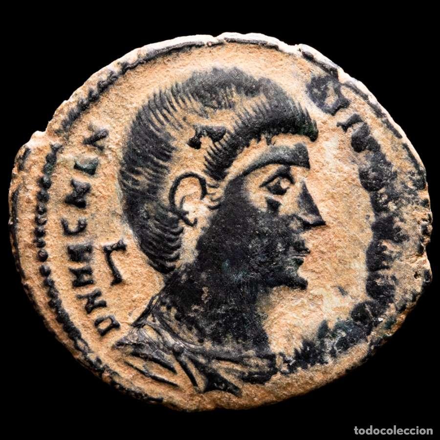 Monedas Imperio romano: Magnencio 350-353 dC. Maiorina de Roma, Dos Victorias ✩ / RP (3859)