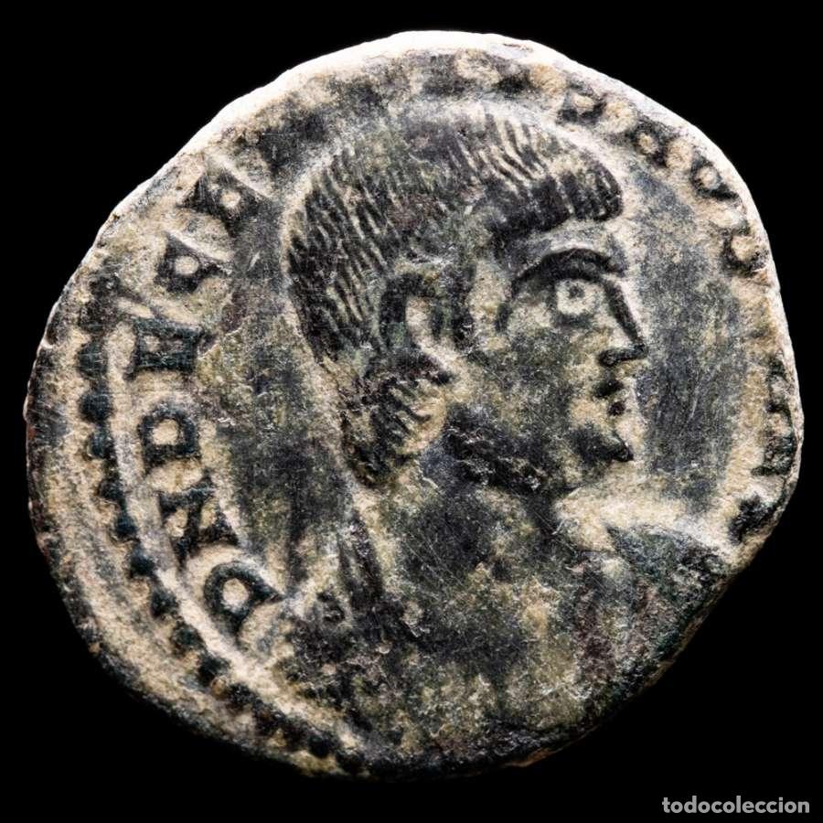 Monedas Imperio romano: Decencio (350-353) maiorina Lugdunum VICTORIAE DD NN AVG SV (3861)