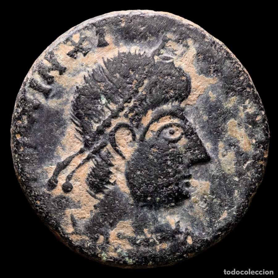 Monedas Imperio romano: Magno Maximo. REPARATIO REIPVB / LVGS Top barbaro!! (3672)
