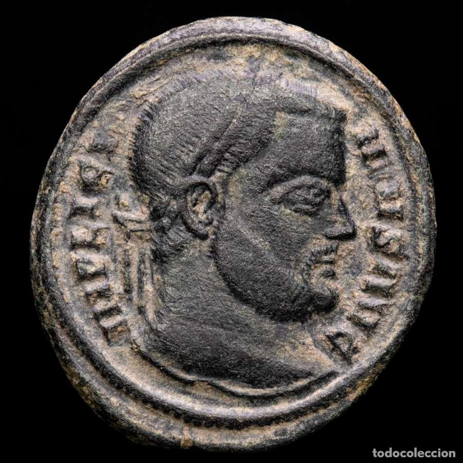 Monedas Imperio romano: Licinio - 308-324 dC. -Follis VOT XX en corona / BSIS Siscia (8522)
