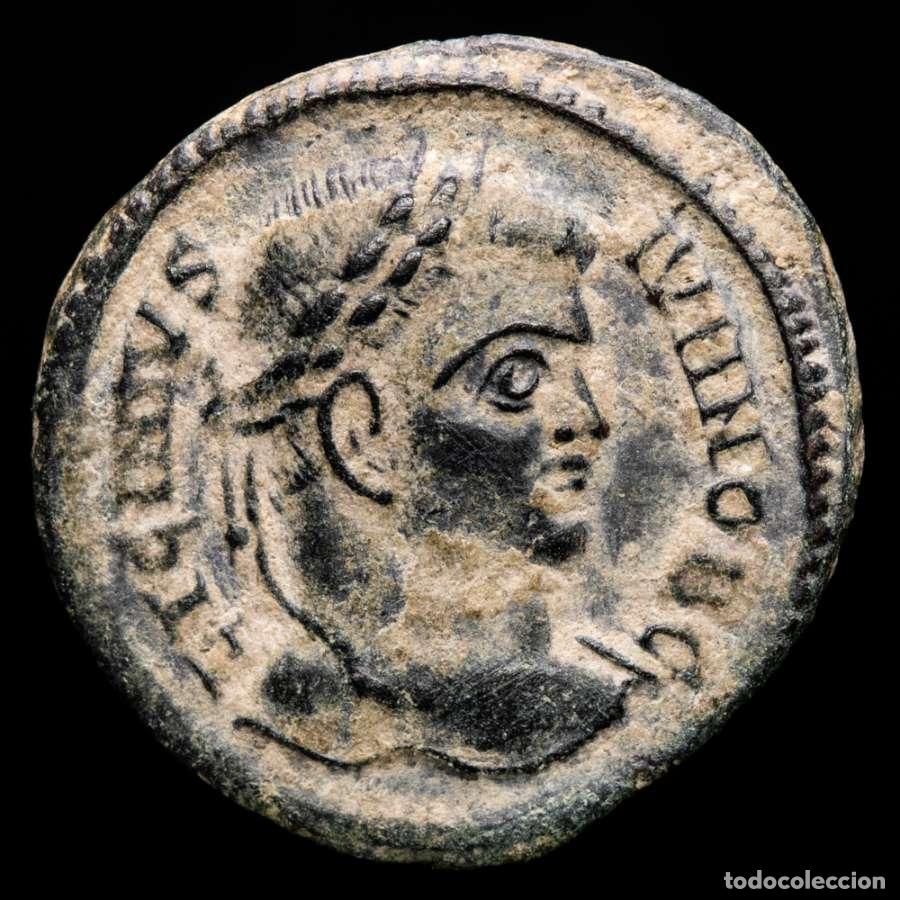 Monedas Imperio romano: Licinio II Cesar, Follis Siscia. VOT V en corona de laurel &Delta;SIS