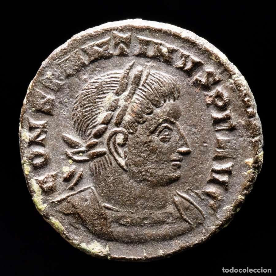 Monedas Imperio romano: Constantino I &AElig; Follis Trier SOLI INVICTO COMITI TF / PTR (3867)