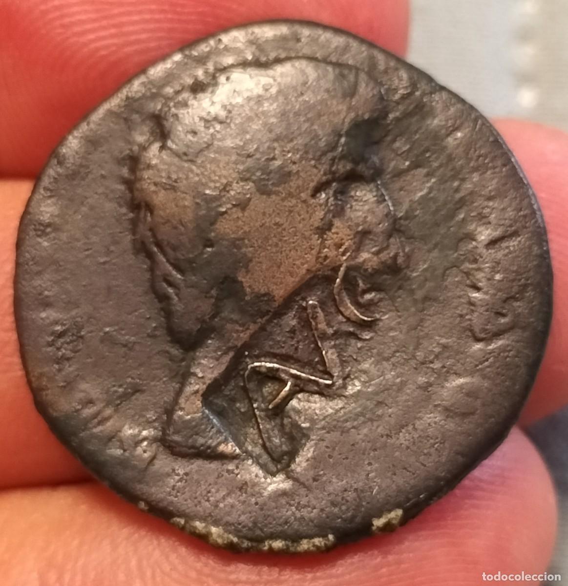Monedas Imperio romano: As del emperador Augusto con resello militar ( AVG)