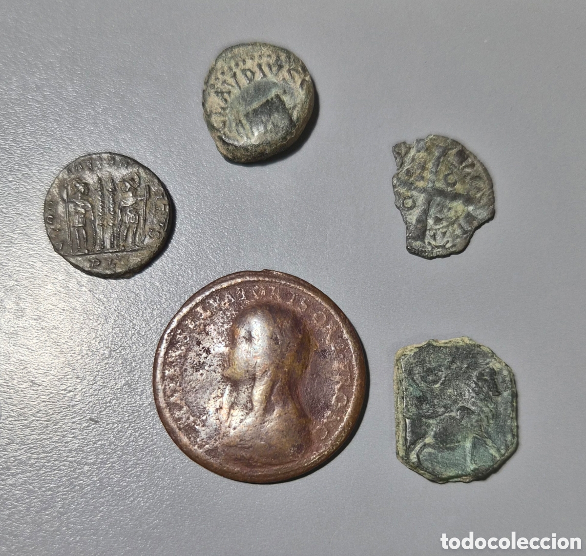 Monedas Imperio romano: Lote de 5 monedas antiguas &ndash; romanas y medievales &ndash; bronce y vell&oacute;n