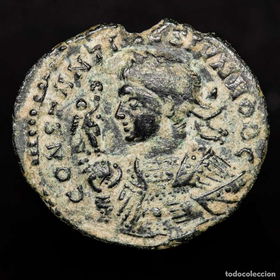 Monedas Imperio romano: Constantino II , follis de bronce. Treveri. BEATA TRANQVILLITAS PTR