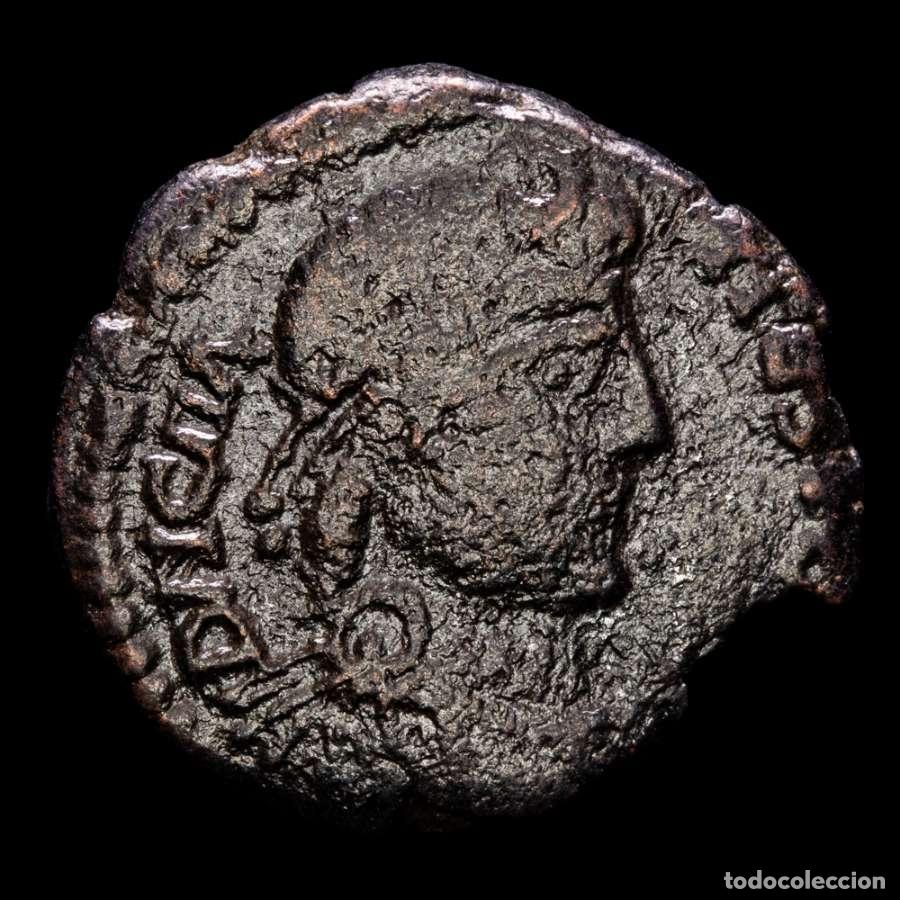 Monedas Imperio romano: Graciano - Maiorina de estilo barbaro REPARATIO REI PVB (4102)