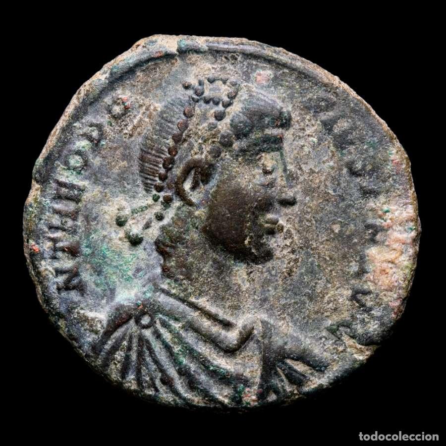 Monedas Imperio romano: Imperio Romano Theodosio &AElig; Maiorina GLORIA ROMANORVM / SMNA (4108)