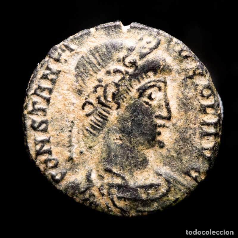 Monedas Imperio romano: Constancio II, 1/2 follis Arles. VICTORIAE DD AVGGQ NN Palma / PARL●