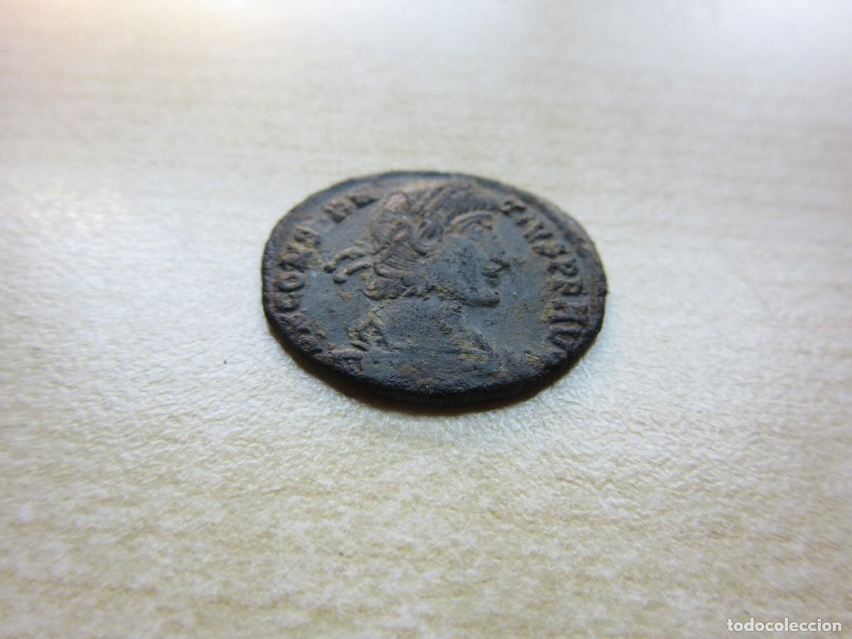 Monedas Imperio romano: Medio Centenional de Constancio II 337-361 Reverso Emperador alanceando a un jinete ca&iacute;do Ceca TCON