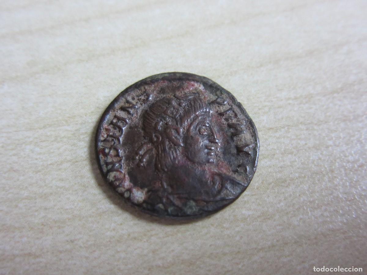 Monedas Imperio romano: Medio centenional de Constante 337-350 Reverso Dos legionarios con estandarte CecaTRS