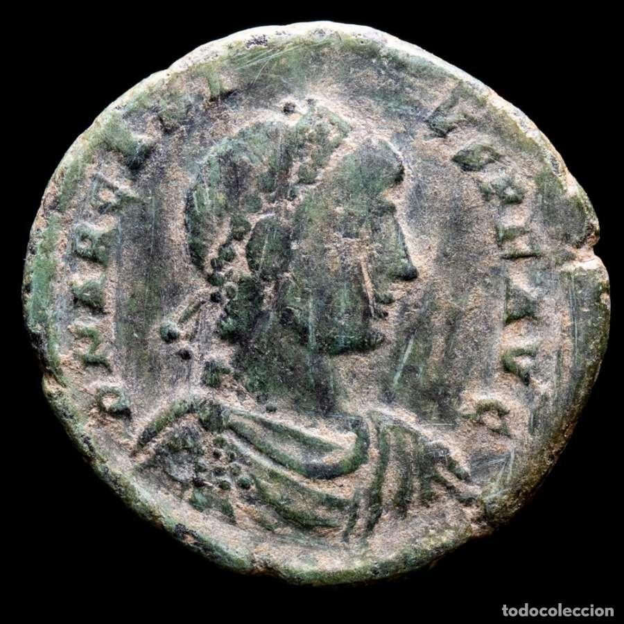 Monedas Imperio romano: Arcadio 383-408 dC Maiorina Nicomedia GLORIA ROMANORVM SMNB (3822)