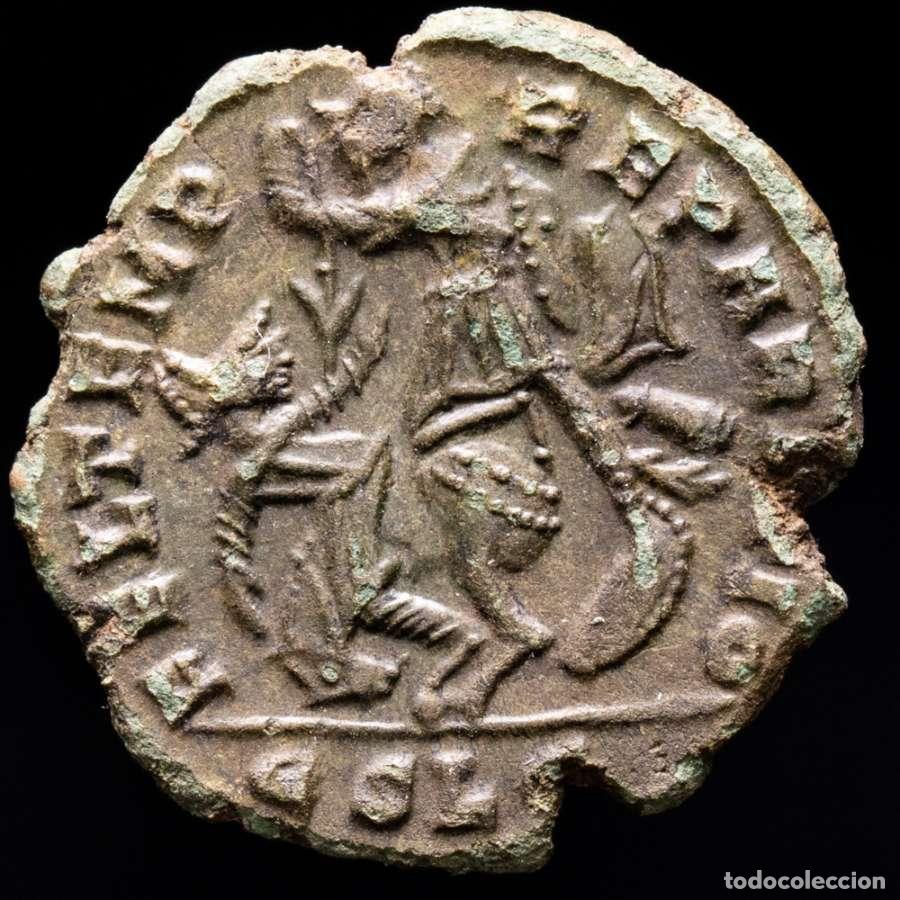 Monedas Imperio romano: Juliano II cesar bronce maiorina, Lugdunum. 355-360 dC. GSLG Jinete
