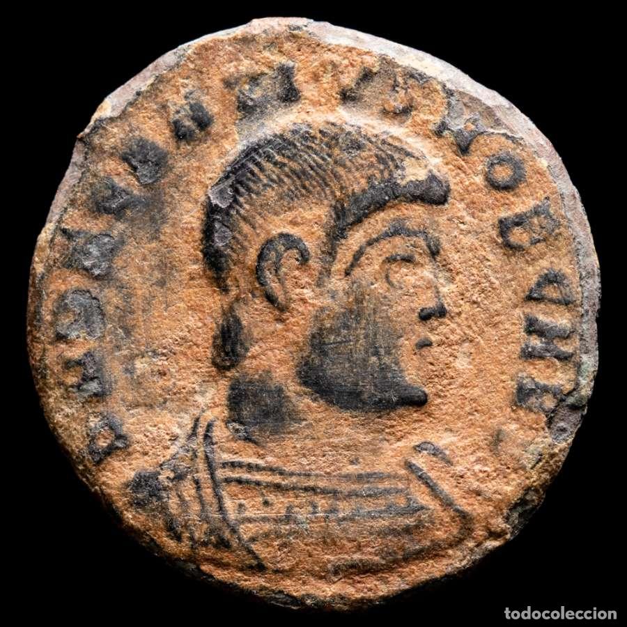 Monedas Imperio romano: Decencio (350-353) maiorina Lugdunum VICTORIAE DD NN AVG SV (4528)