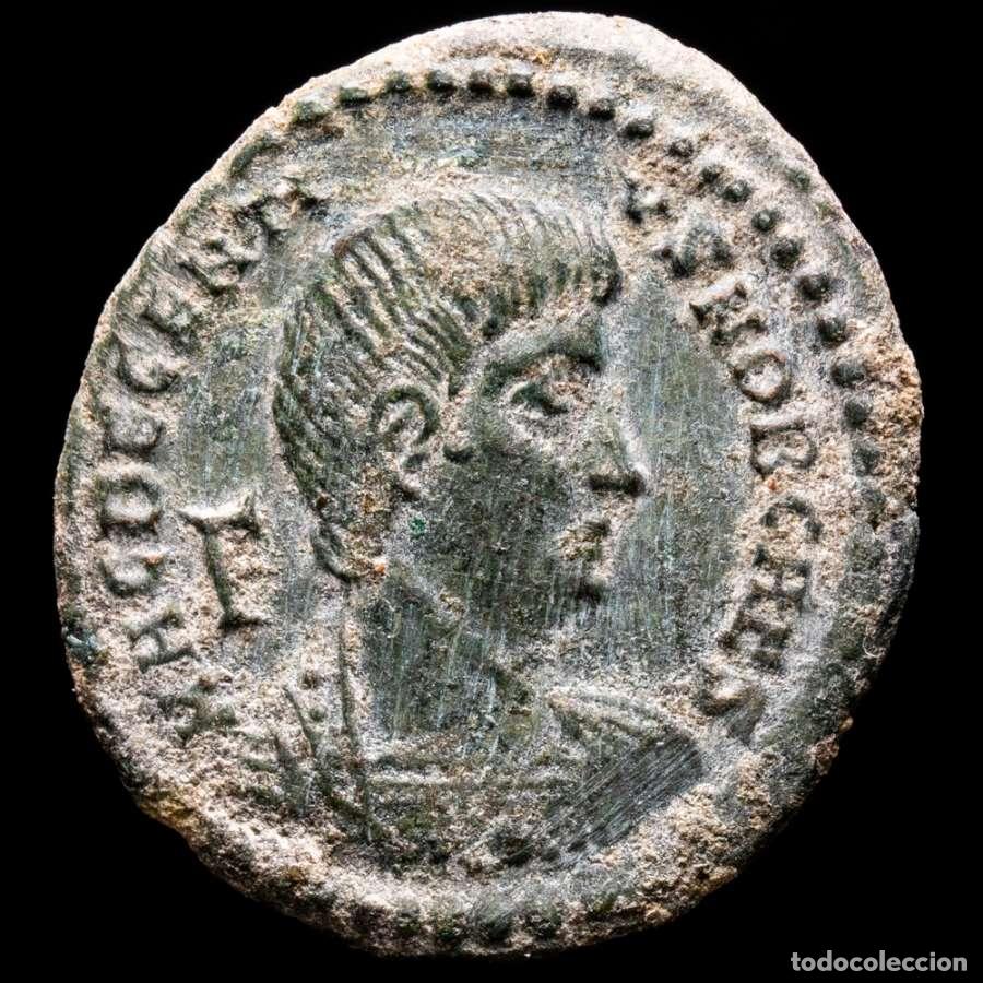 Monedas Imperio romano: Decencio Cesar. Dos Victorias con escudo VOT V MVLT X ✩ / RS (5189)