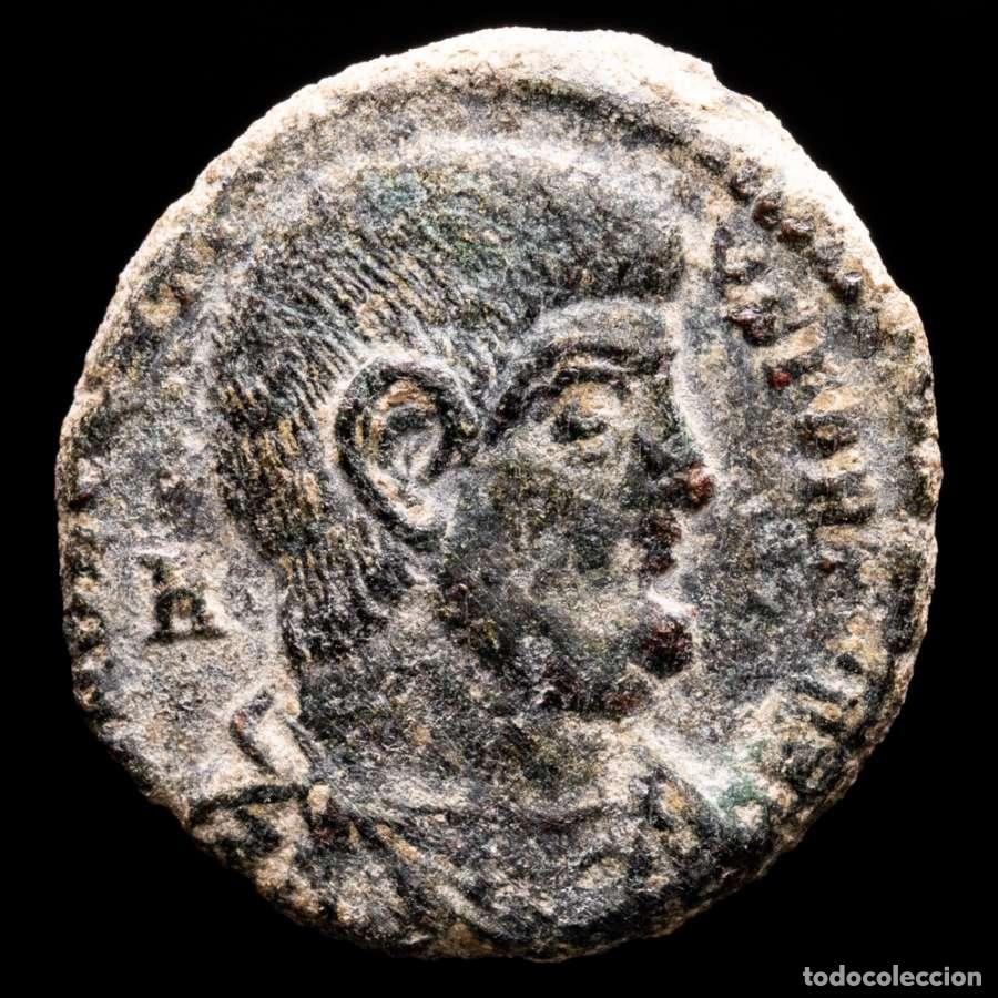 Monedas Imperio romano: Decencio Cesar Maiorina de Trier - Dos Victorias / TRP (5196)