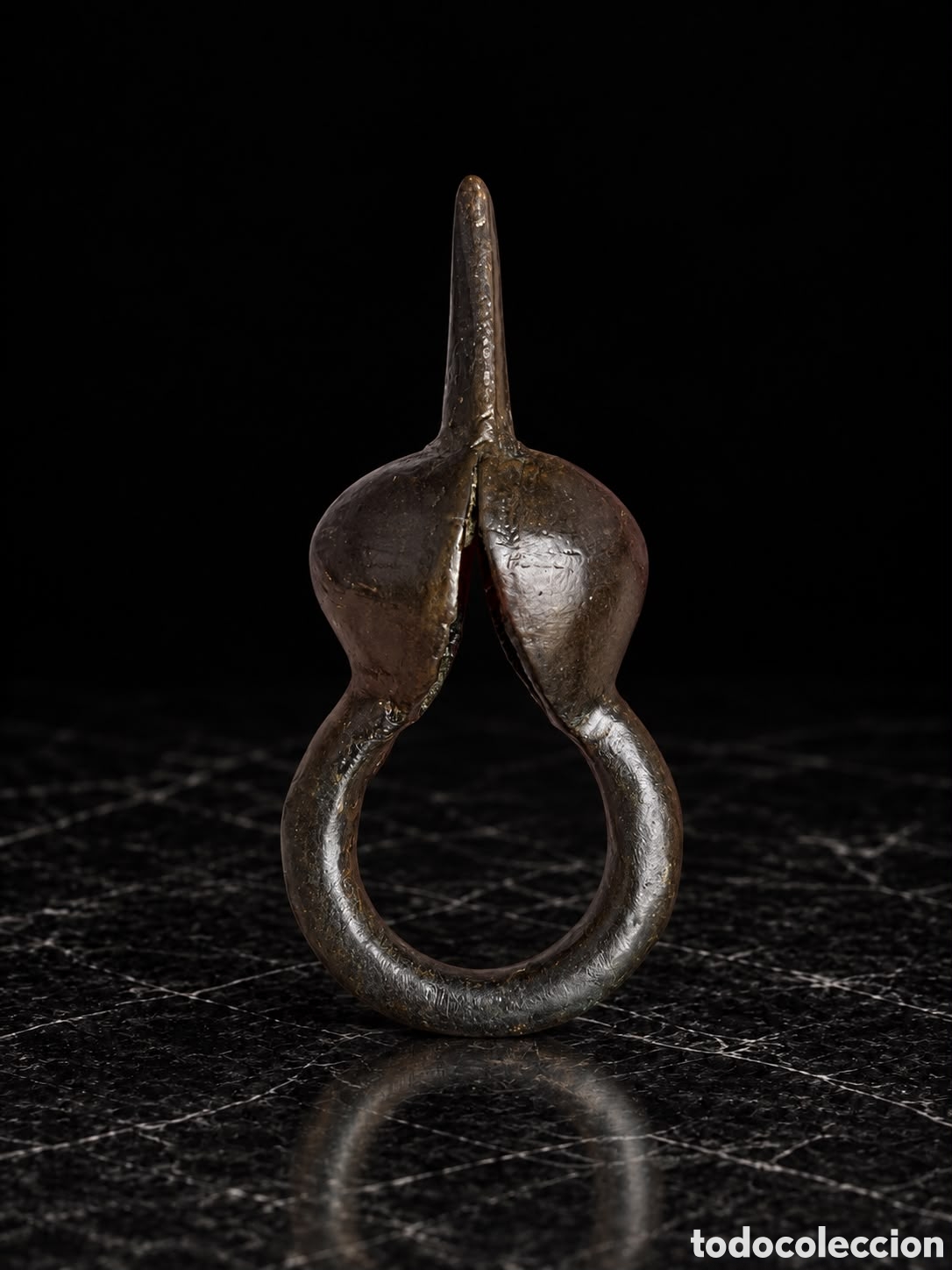 Monedas Imperio romano: Anillo de arquero en bronce de la &eacute;poca romana del siglo II