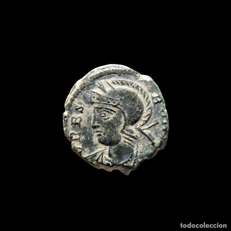 Monedas Imperio romano: URBS ROMA - &AElig; Follis - Arles, RIC VII 356 R4. A128-M