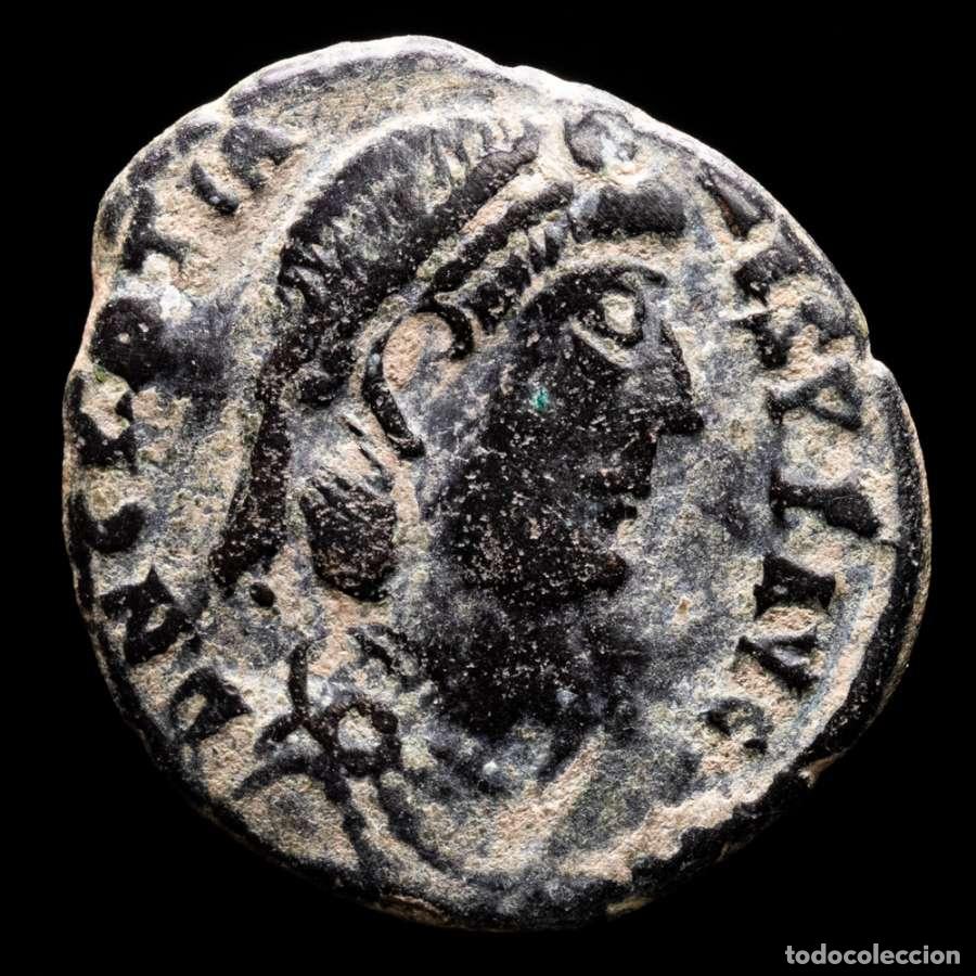 Monedas Imperio romano: Graciano Maiorina estilo barbaro REPARATIO REIPVB / LVGP (5219)