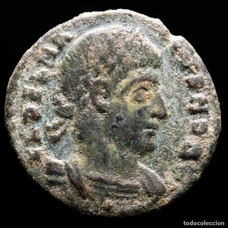 Monedas Imperio romano: Delmacio (335-337 dC) AE follis, Roma GLORIA EXERCITVS R✩Q (5078)
