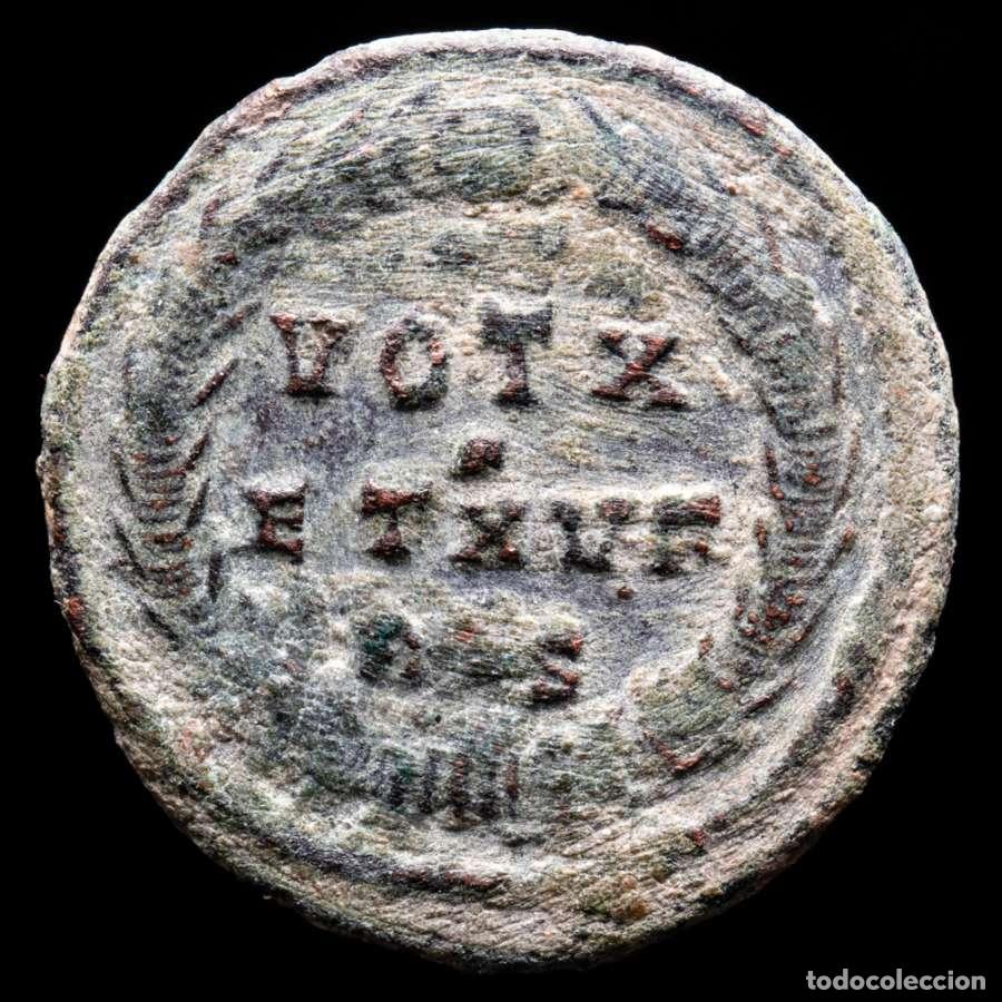 Monedas Imperio romano: Constantino I - Follis de Roma VOT X ET XV F / R S. Muy raro