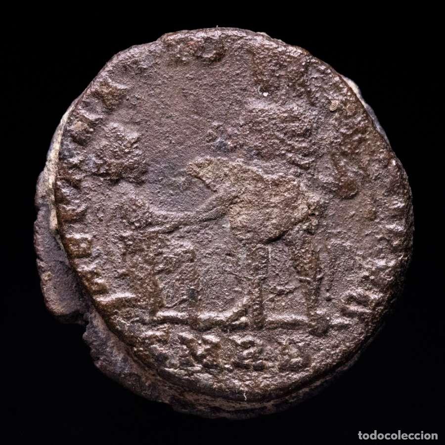 Monedas Imperio romano: Pareja de maiorinas fusionadas. Valentiniano I. Reparatio Reipvb