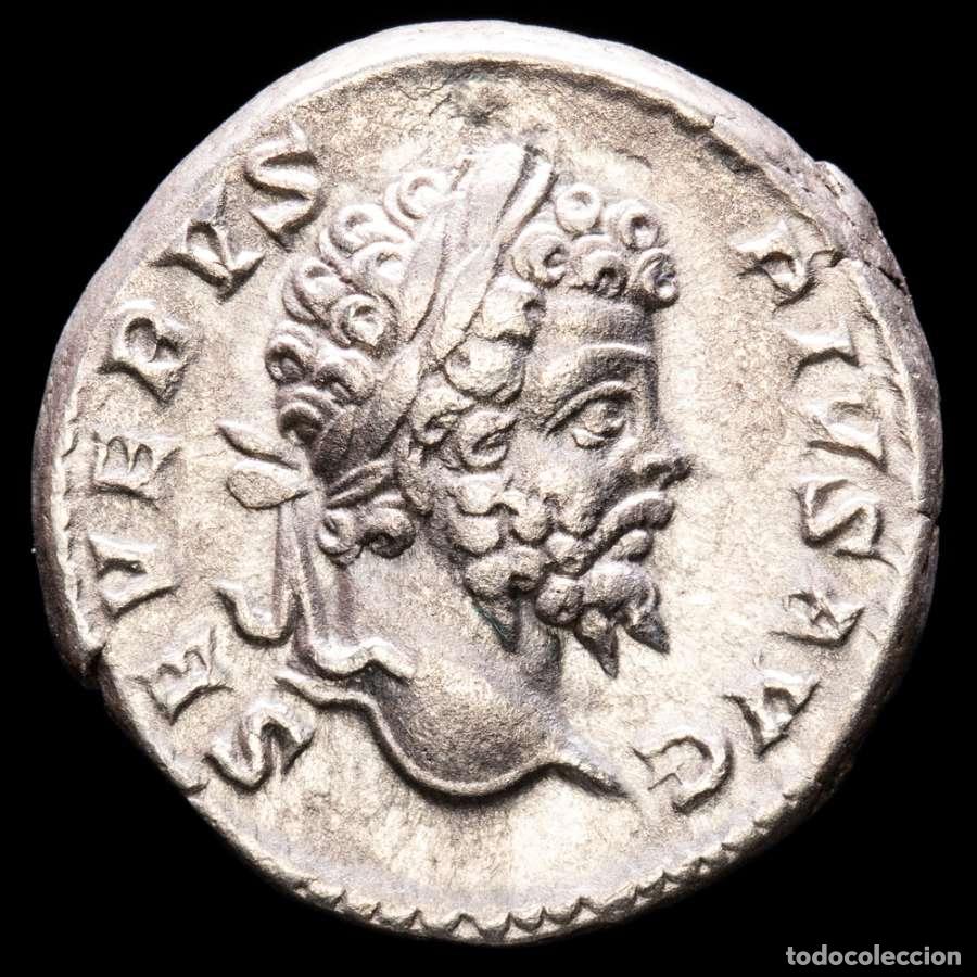 Monedas Imperio romano: Septimio Severo Denario Roma PART MAX P M TR P X COS III P P Trofeo