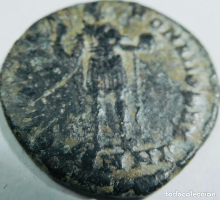 Monedas Imperio romano: moneda romana de bronce de finales del Imperio Romano - Foto 2