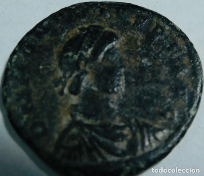 Monedas Imperio romano: moneda romana de bronce de finales del Imperio Romano - Foto 1