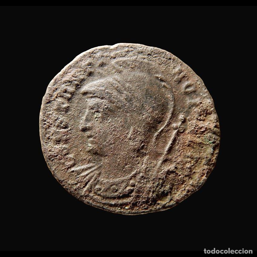 Monedas Imperio romano: Constantinopolis, Follis, Roma R &Omega; palma. A250-M
