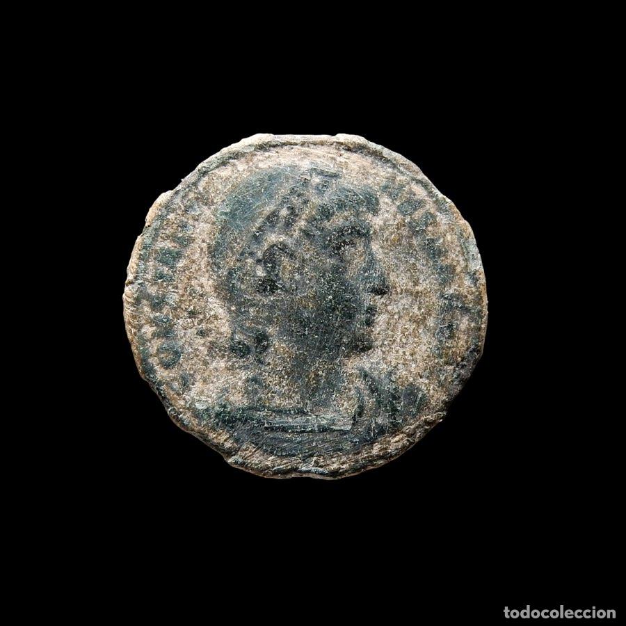 Monedas Imperio romano: Constantino Magno, &aelig; Follis, RIC VII 149 r2. A207-M