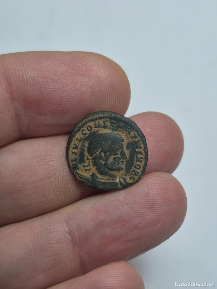Monedas Imperio romano: NT/ FOLLIS CONSTANTINO II COMO CESAR 1,98 GRS (A1859)