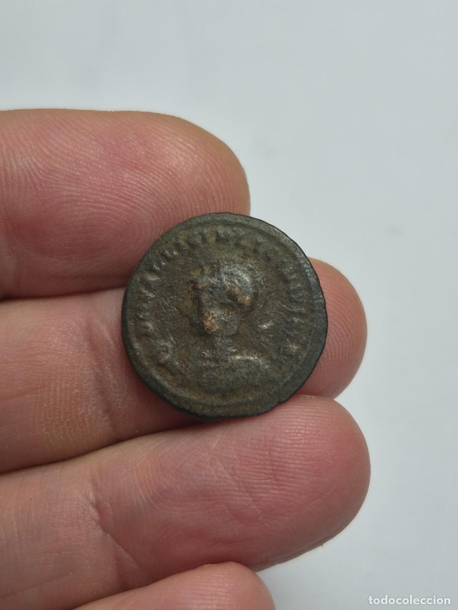 Monedas Imperio romano: NT/ FOLLIS LICINIO CON CASCO Y LANZA 2,98 GRS (A1860)