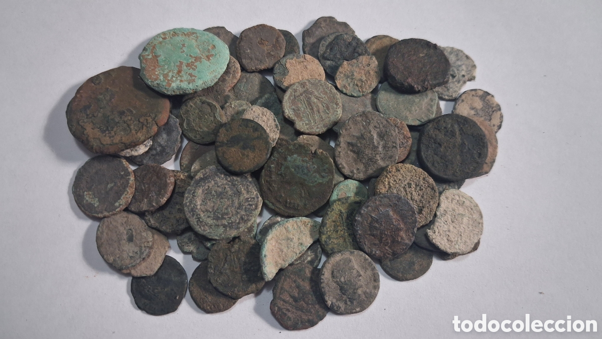 Moedas Imp&eacute;rio Romano: Lote moneda bajoimperial. Limpiar y clasificar. Interesantes posibilidades.